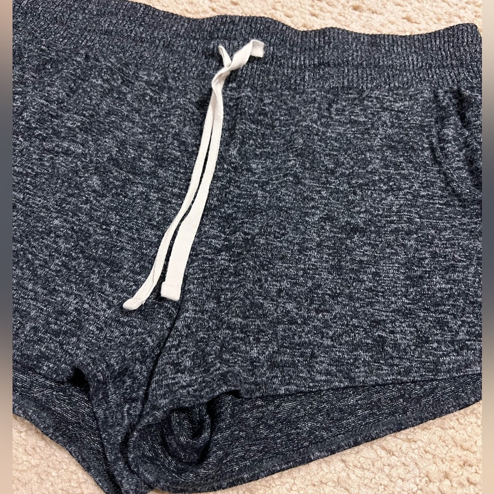 Express Shorts ✨ - Picture 2 of 5